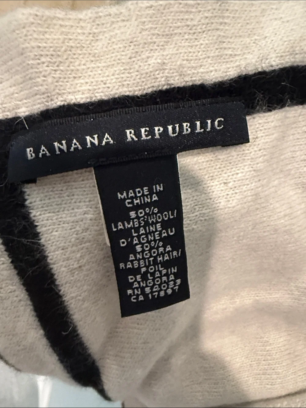 Banana Republic Black and Cream Bow Scarf